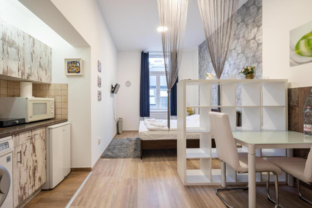 Silver Home Apartments In The City Centre Будапеща Екстериор снимка